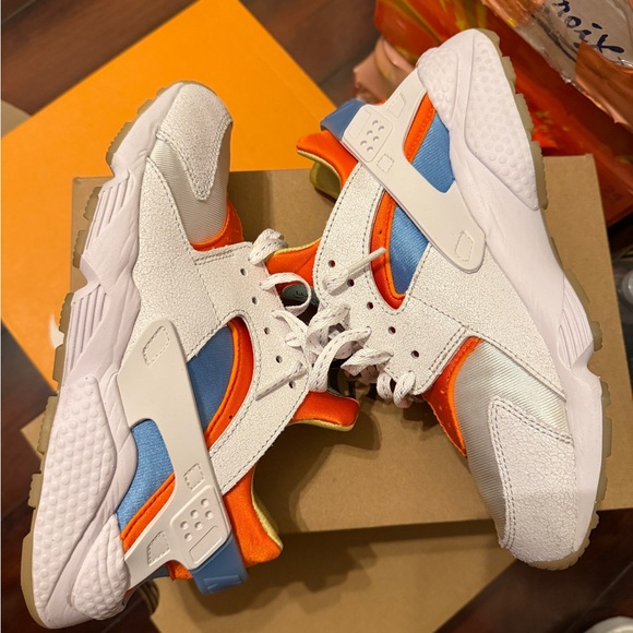 Nike Sneakers - Picture 5 of 7